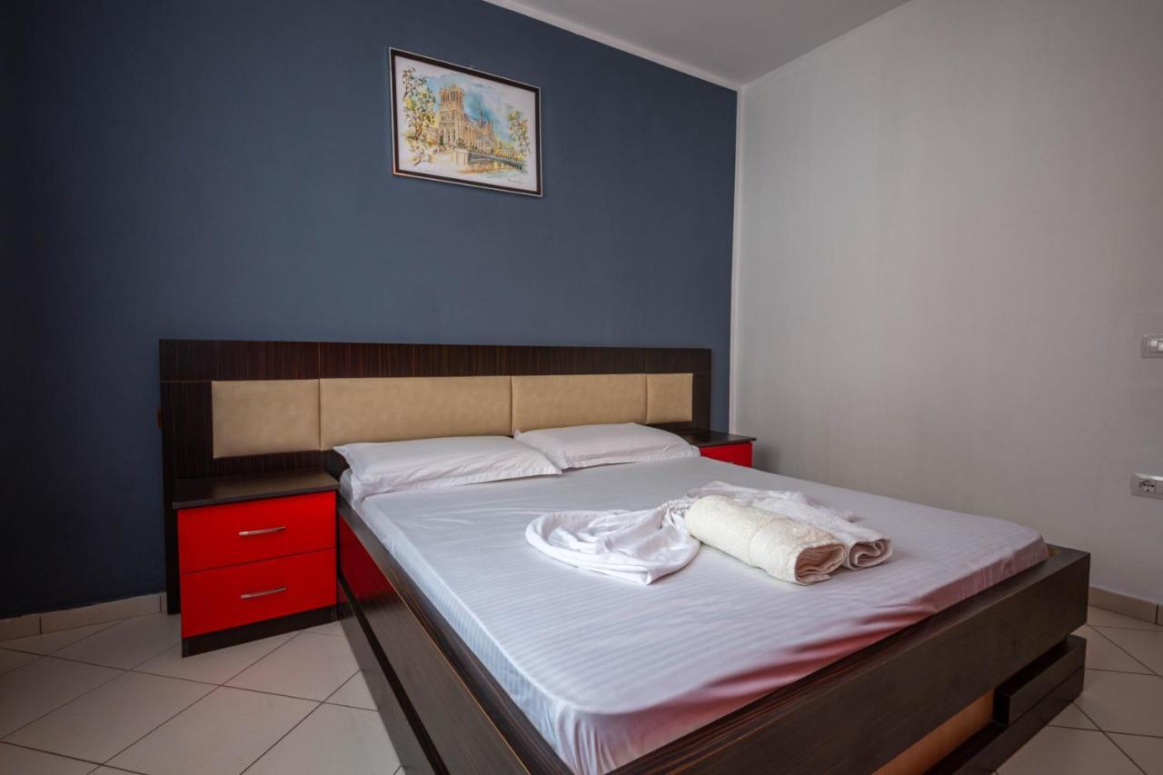 Hotel Vera Kryemëdhej Buitenkant foto