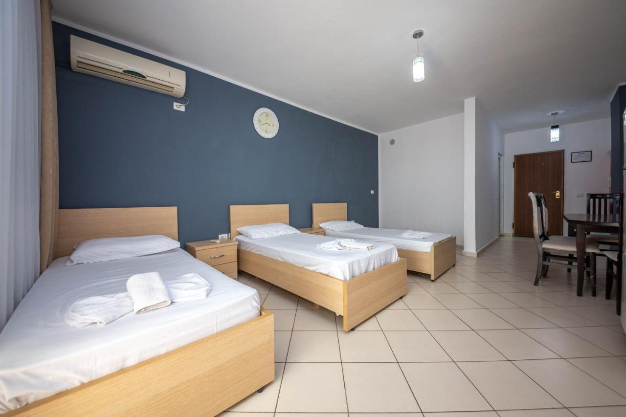 Hotel Vera Kryemëdhej Buitenkant foto