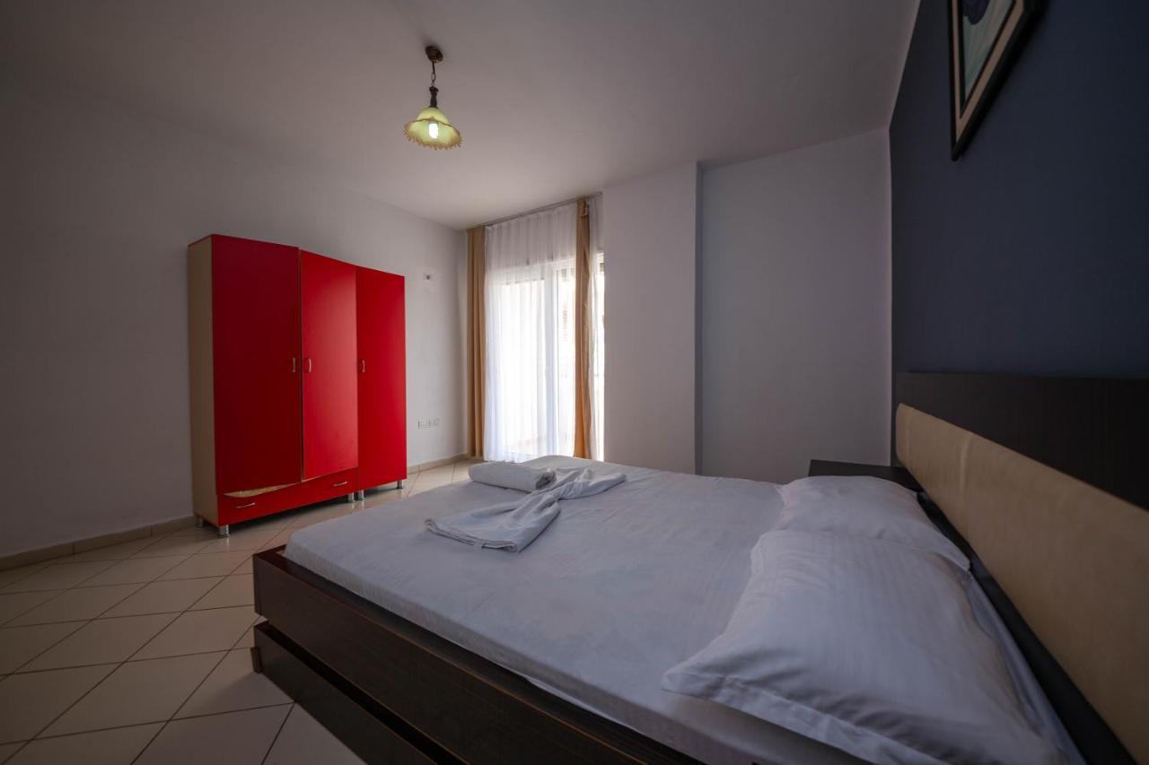Hotel Vera Kryemëdhej Buitenkant foto