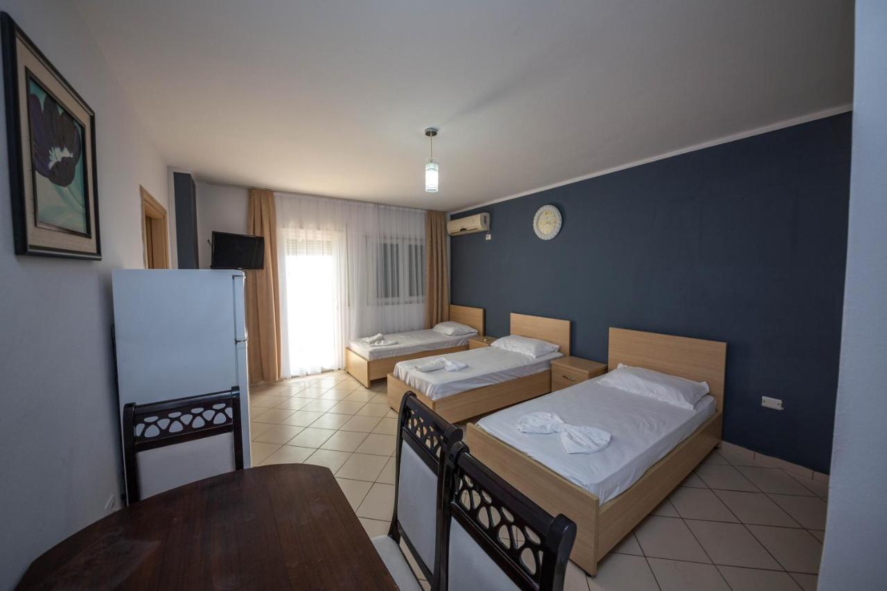 Hotel Vera Kryemëdhej Buitenkant foto