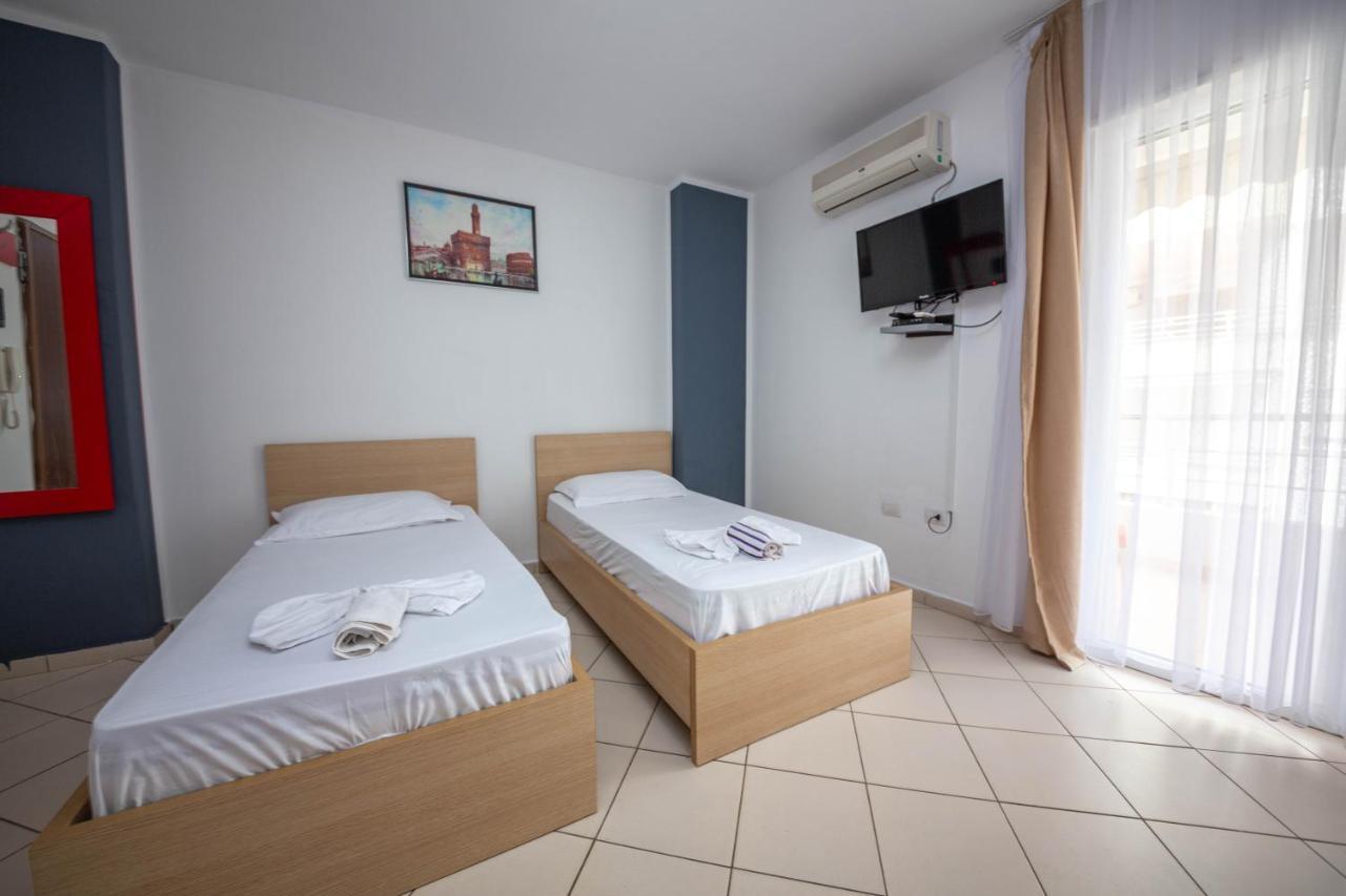 Hotel Vera Kryemëdhej Buitenkant foto